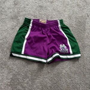 Milwaukee bucks Mitchell & need shorts women’s